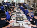 11lunch308091111.JPG