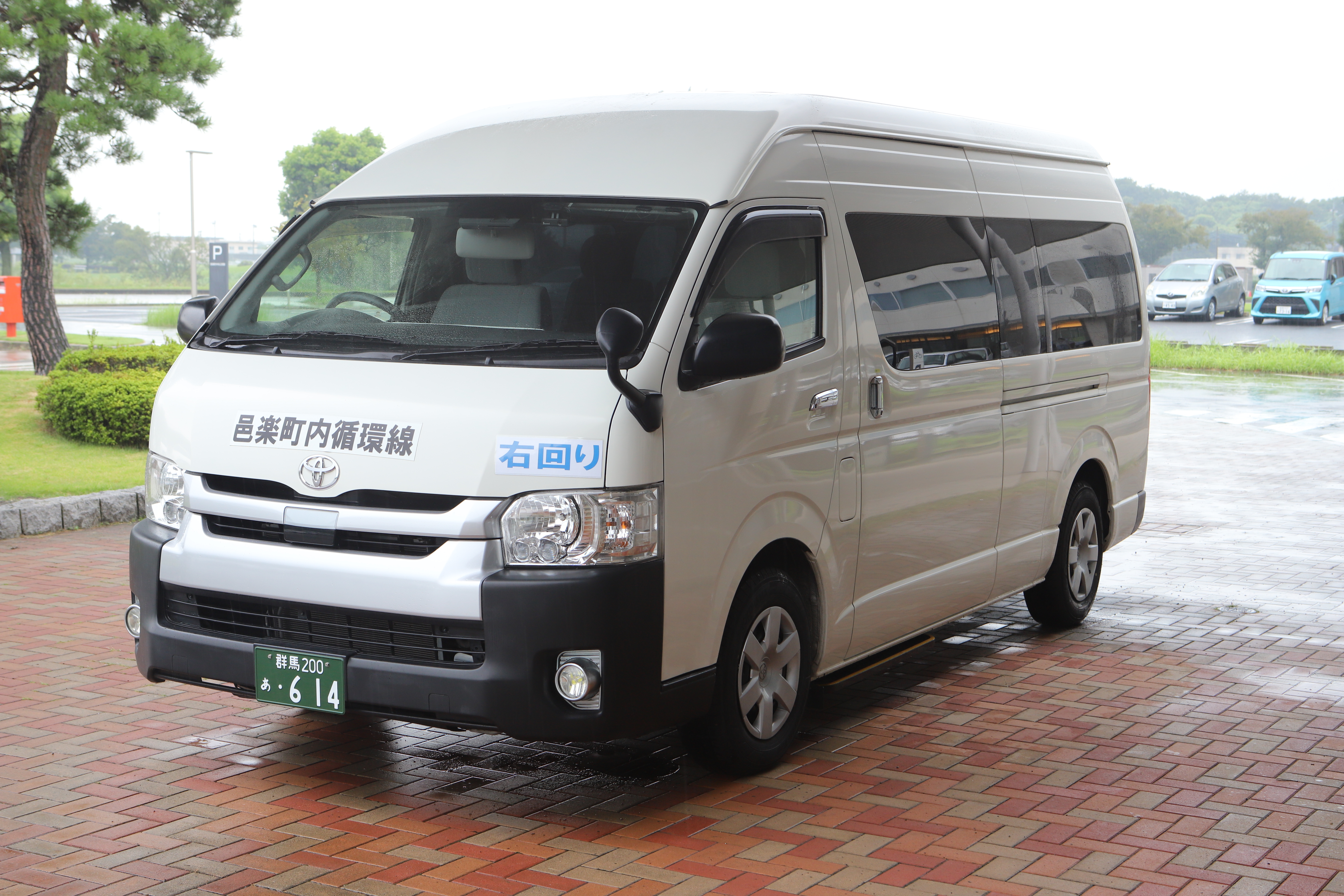 バス新車両（右回り）