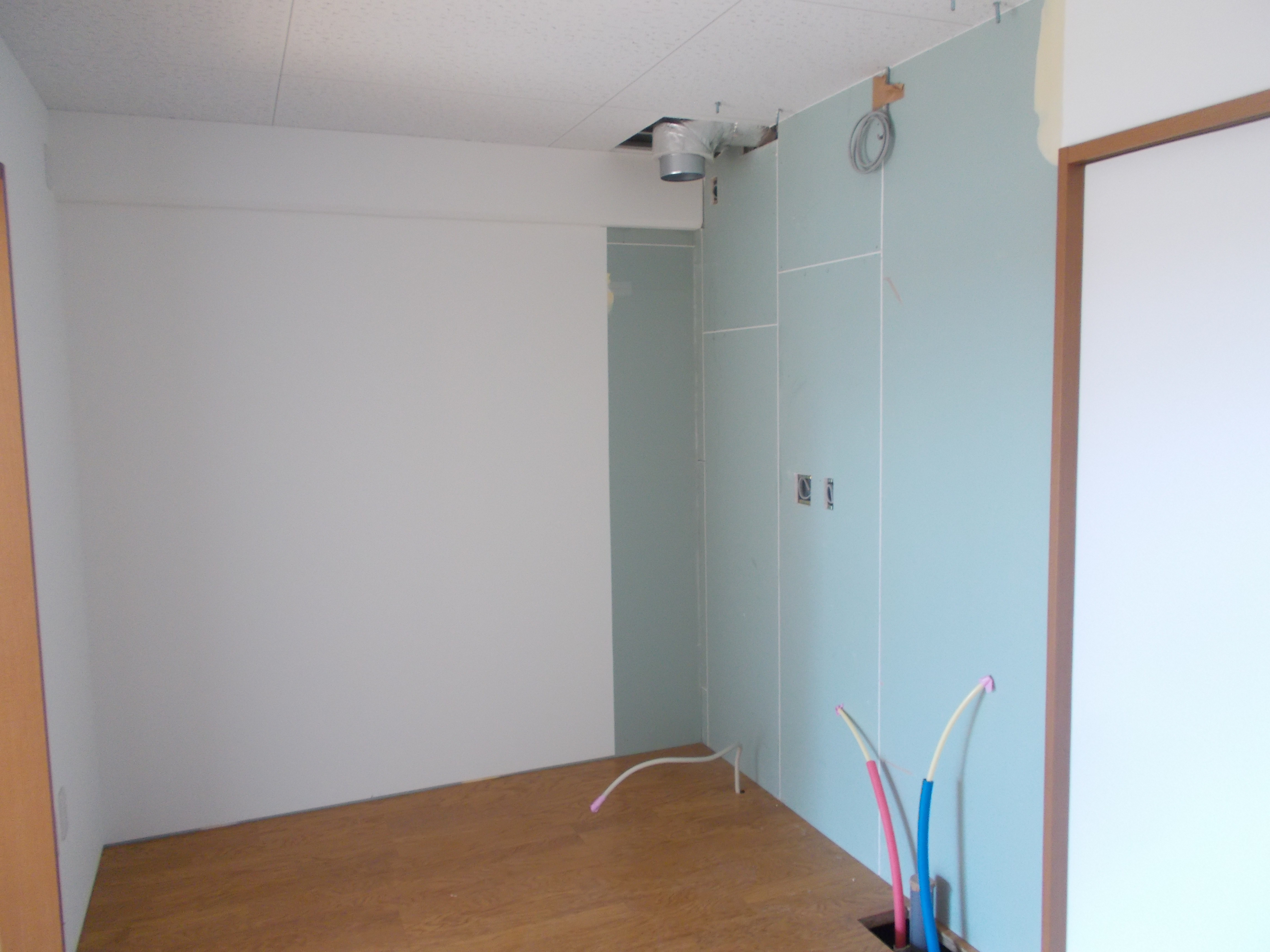 部屋の施工状況1K(10月時点)4