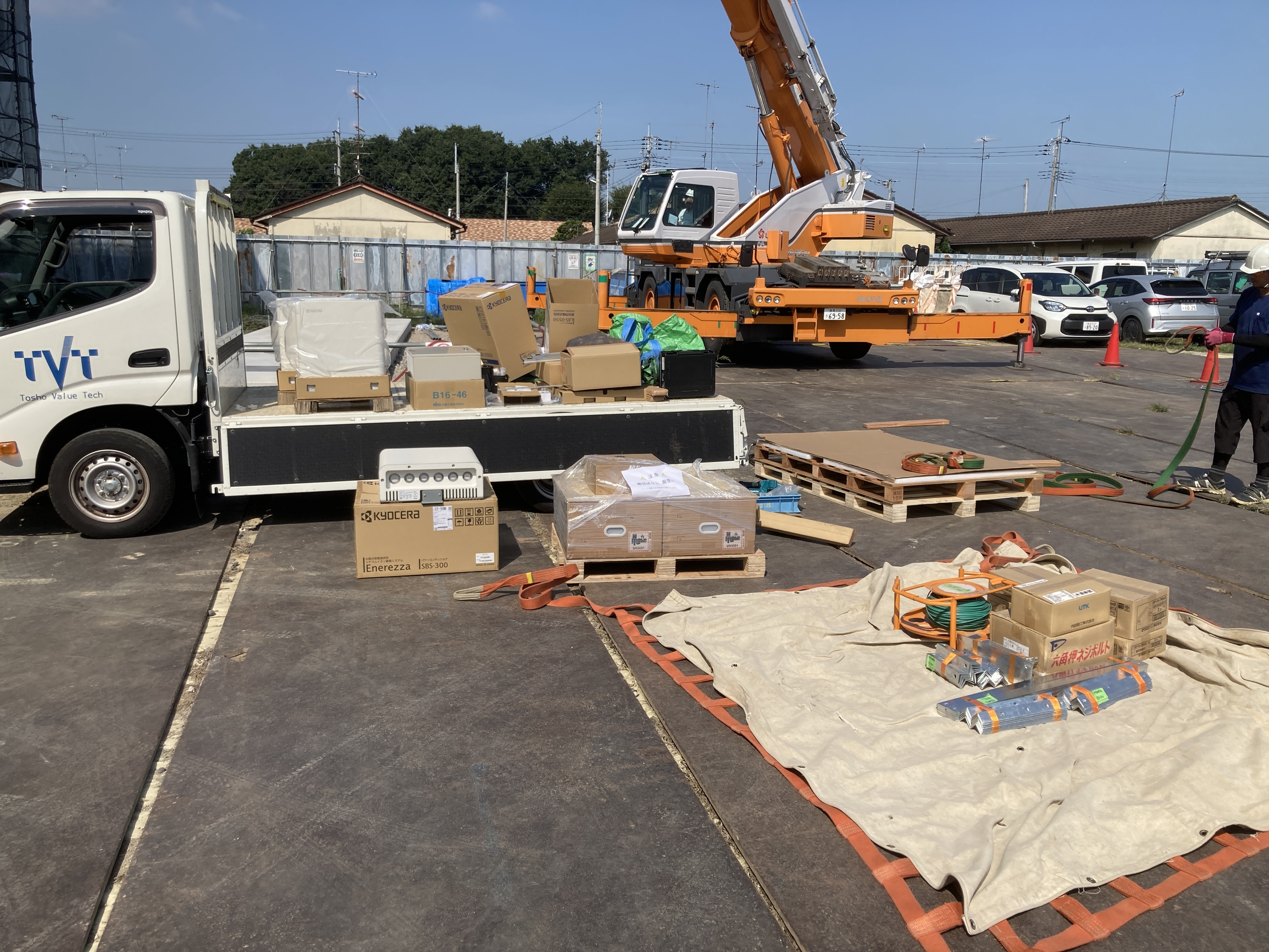 太陽光発電パネル等搬入、設置1
